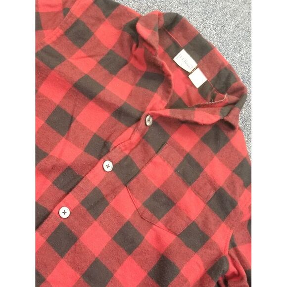 L.L. Bean Button Up Shirt Men's M Red Black Plaid Classic Flannel Dress Casual - Picture 2 of 13
